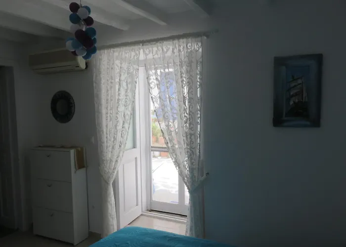 Sarah's * باروس